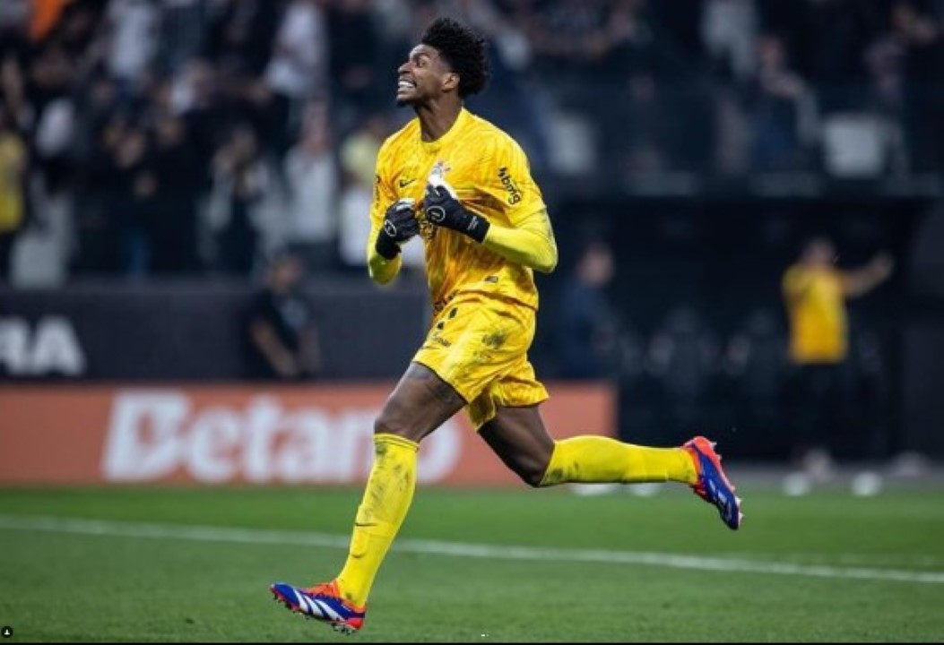 Hugo Souza Se Destaca No Corinthians E Vira Pe A Chave Ap S Sa Da Do